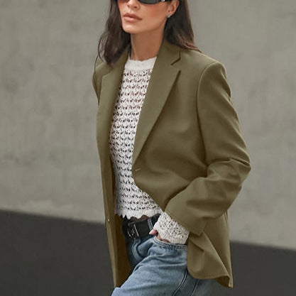 Veste élégante pour femmes avec une coupe féminine et des détails de boutons de haute qualité Lune London