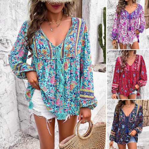 Casual blouse for women with a floral design and elegant ruffle details Lune London