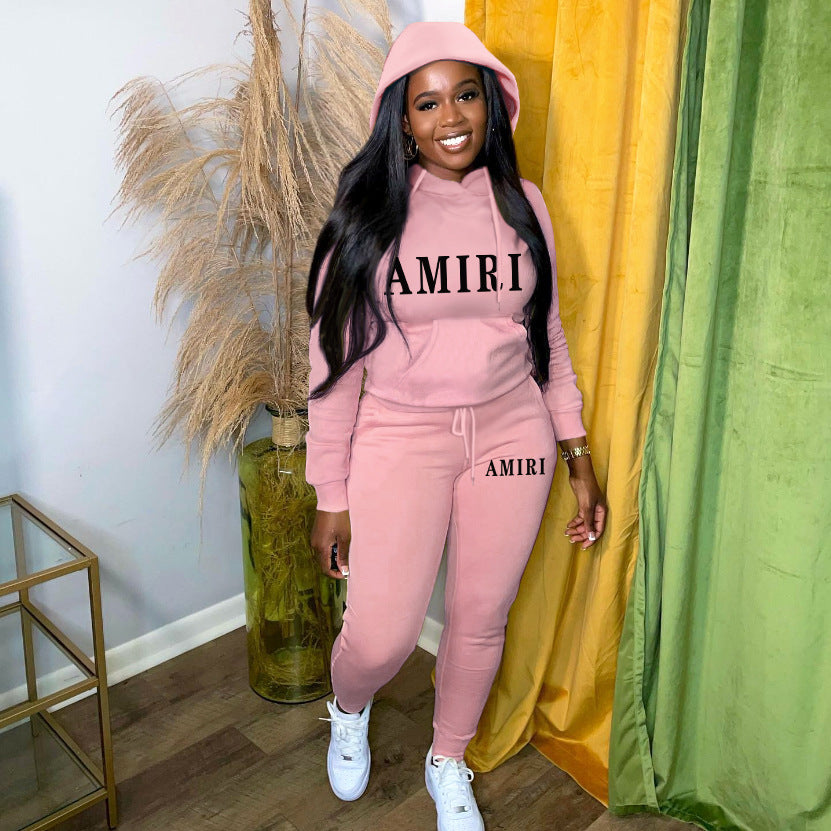 Ladies jogging suit with modern logo Lune London