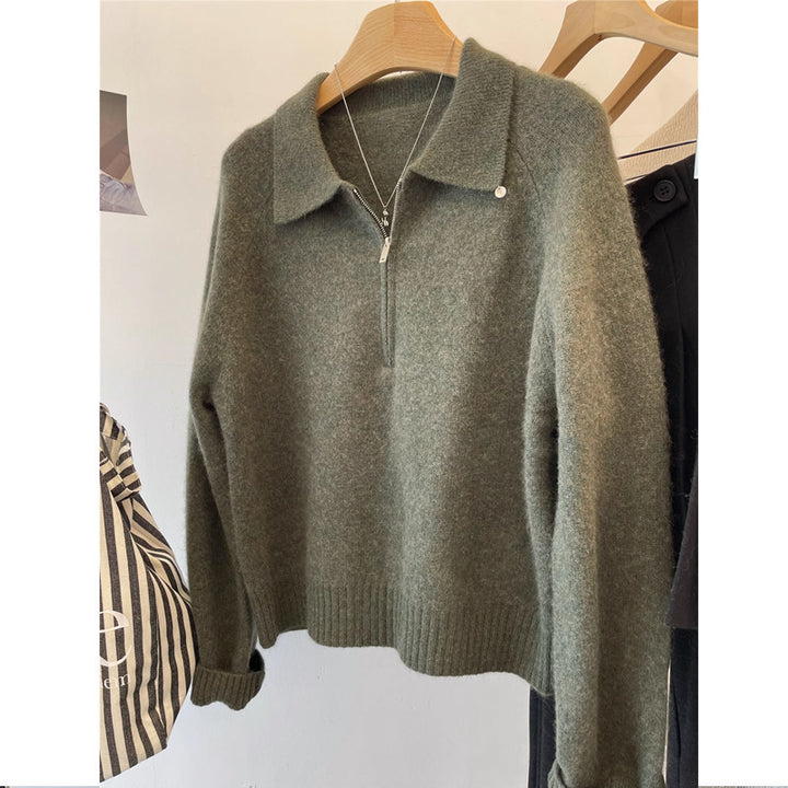 Comfortable sweater for women with high collar and short zipper Lune London