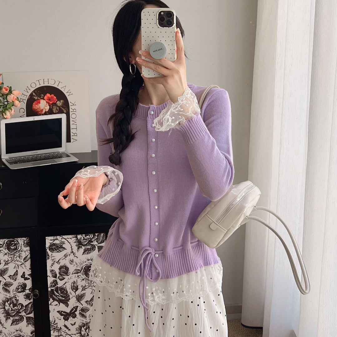 Cardigan pour femmes avec détails en volants et boutons décoratifs en perles Chic & Stil