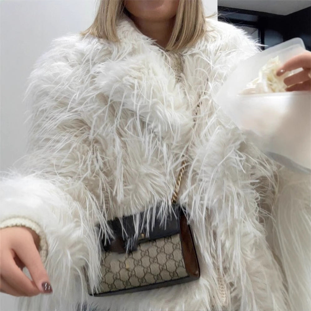 Faux fur jacket for women with an extravagant and fringed design Lune London