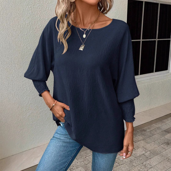 Oversized shirt for women with a relaxed fit and elastic sleeves Lune London
