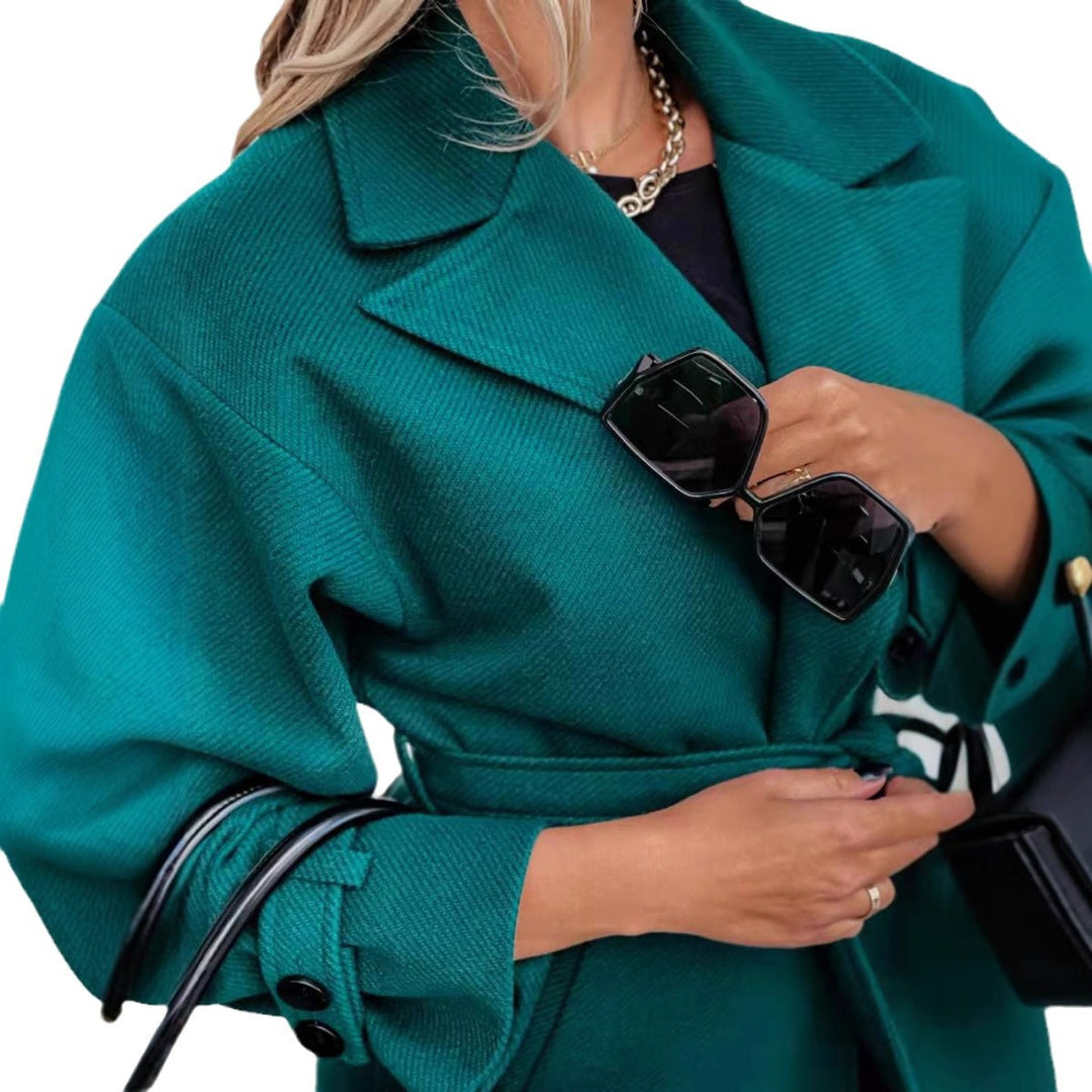 Elegant mid-length trench coat for women with adjustable belt Lune London