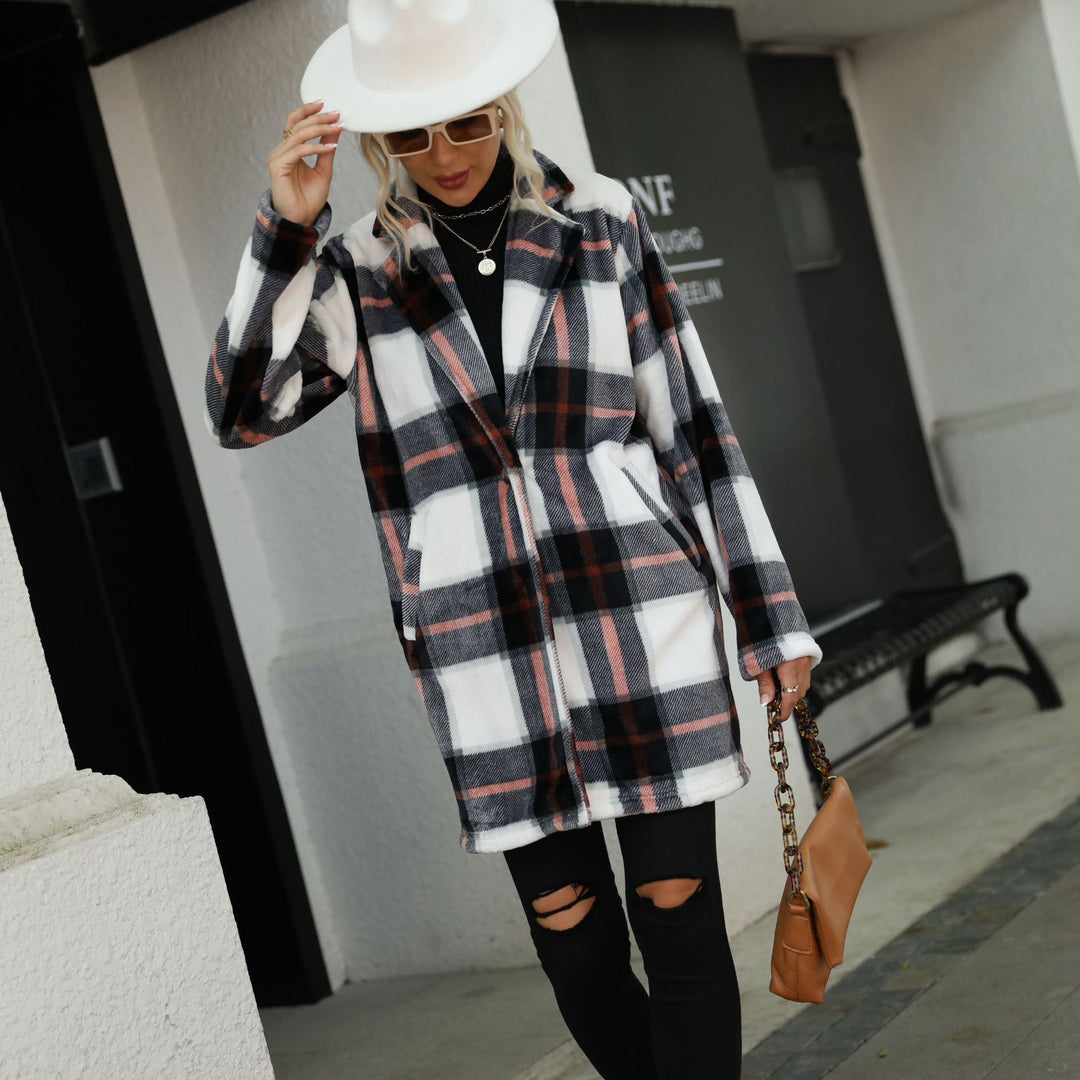 Ladies Plaid Fleece Jacket with Trendy Cut and Practical Pockets Lune London