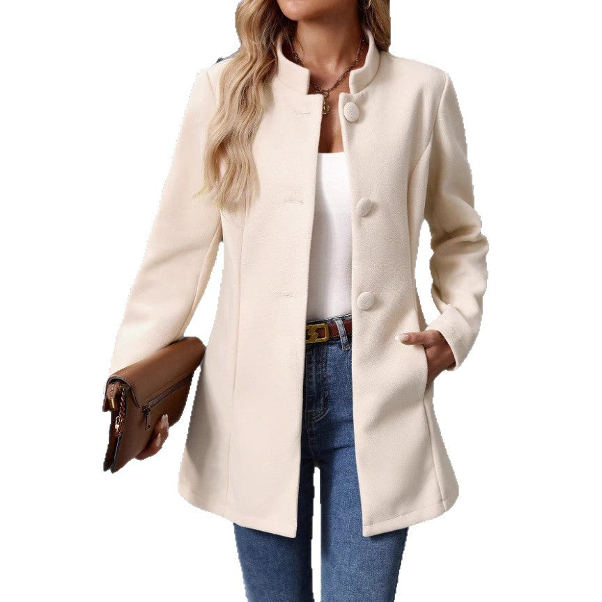 Trendy women's jacket with elegant button details and textured fabric Lune London