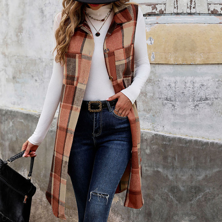 Lune London long sleeve women's cardigan with plaid pattern and practical pockets