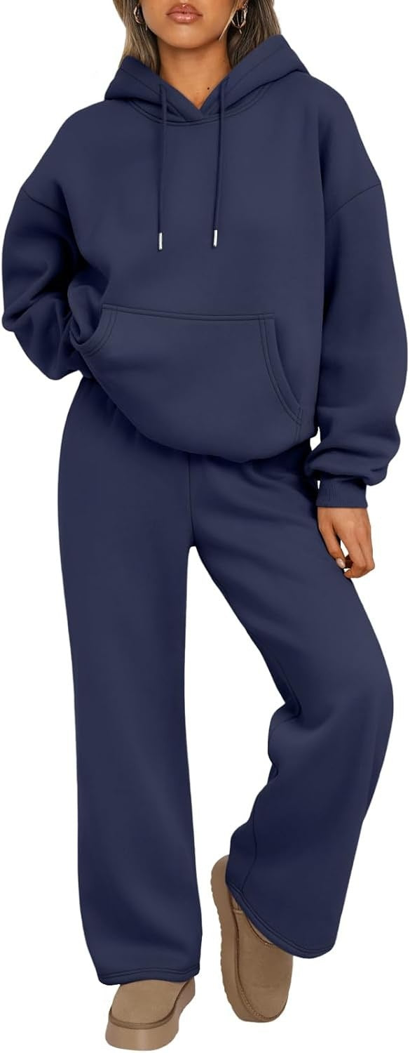 Luxurious hoodie for women with a loose fit and comfortable jogger pants Lune London