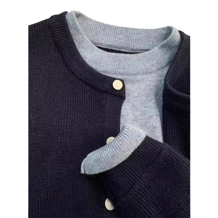 Cardigan pour femmes avec des détails de boutons classiques et un col confortable Chic & Stil