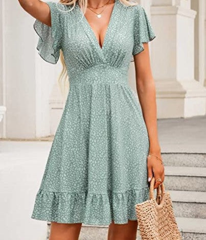 Robe femme à col V avec jupe fluide et détails volantés Chic & Stil
