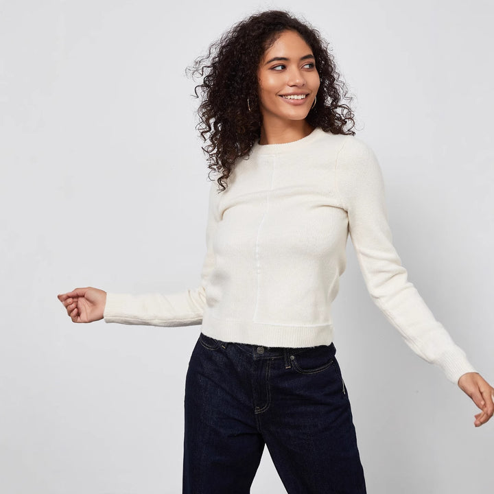 Pull en tricot pour femmes avec un joli col rond et des détails de couture modernes Lune London