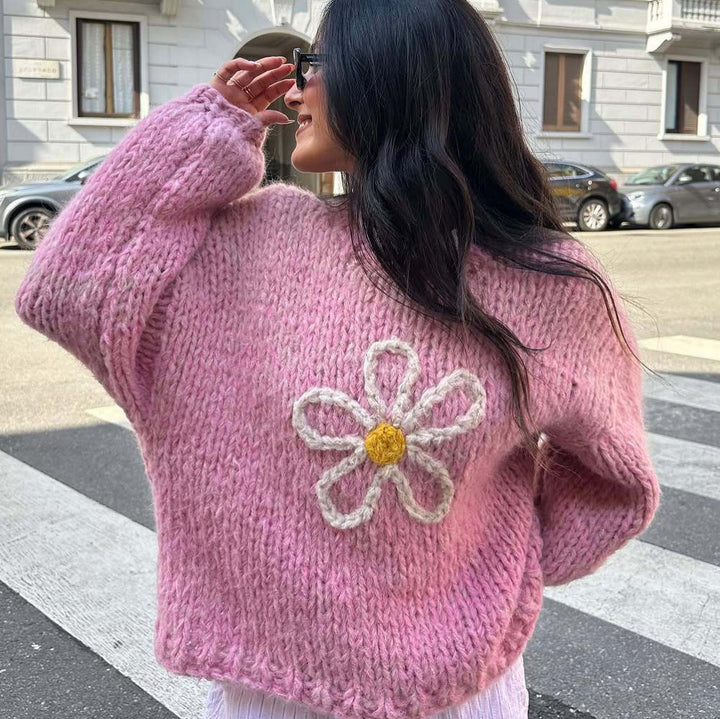 Casual knit sweater for women with floral pattern and oversized fit Lune London