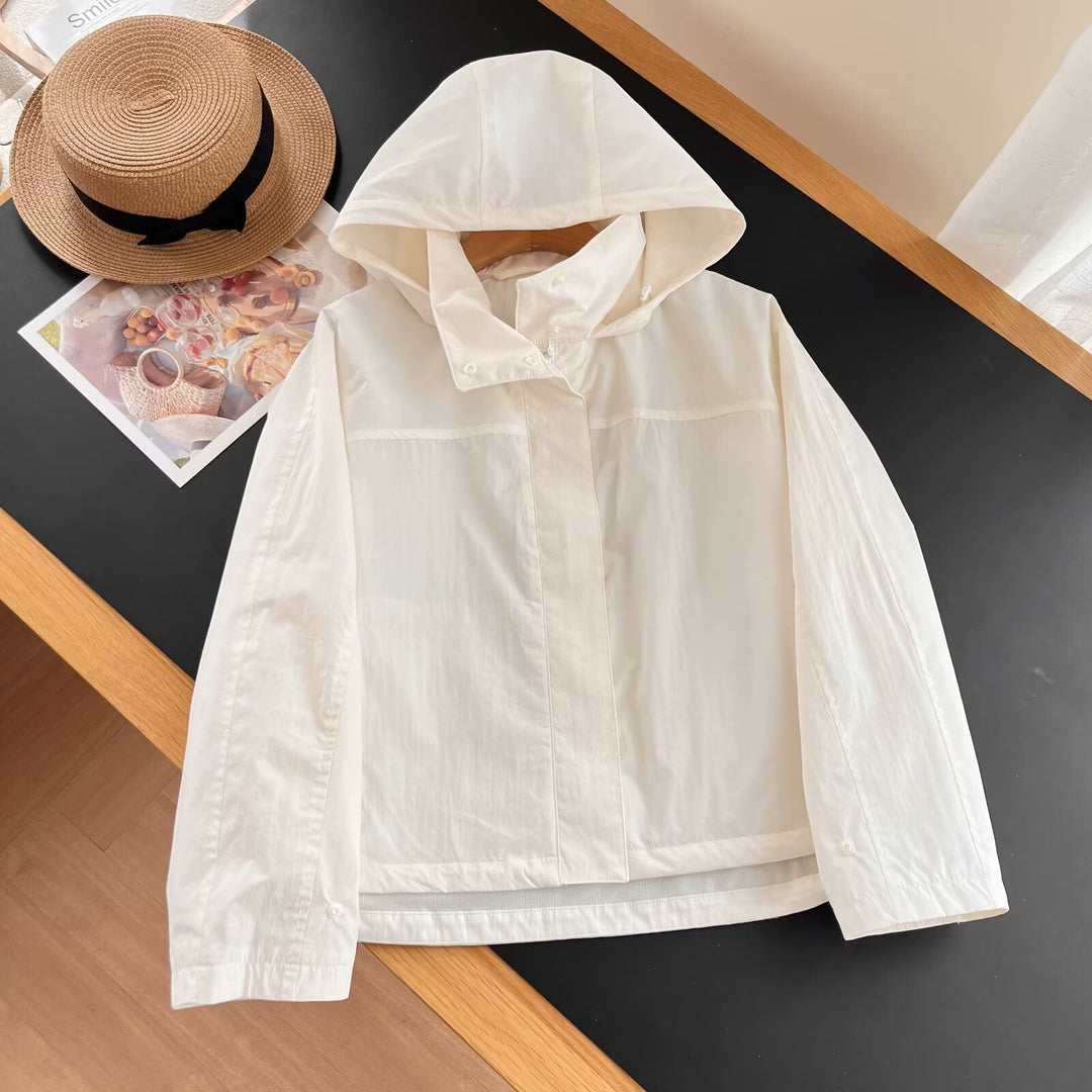 Veste de transition légère pour femmes avec capuche et fermeture éclair pratique Chic & Stil