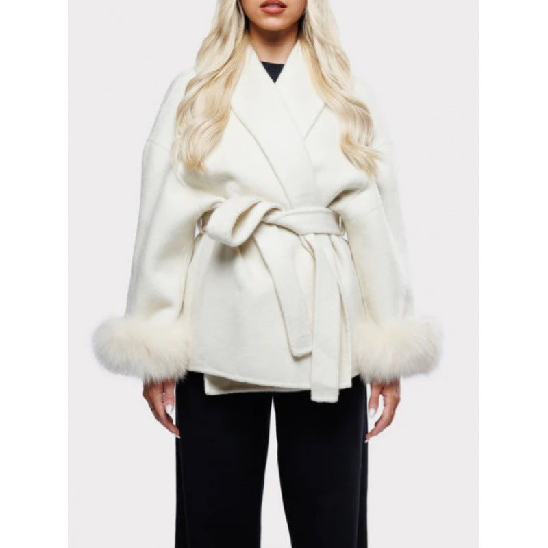 Elegant hooded jacket for women with faux fur trim Lune London