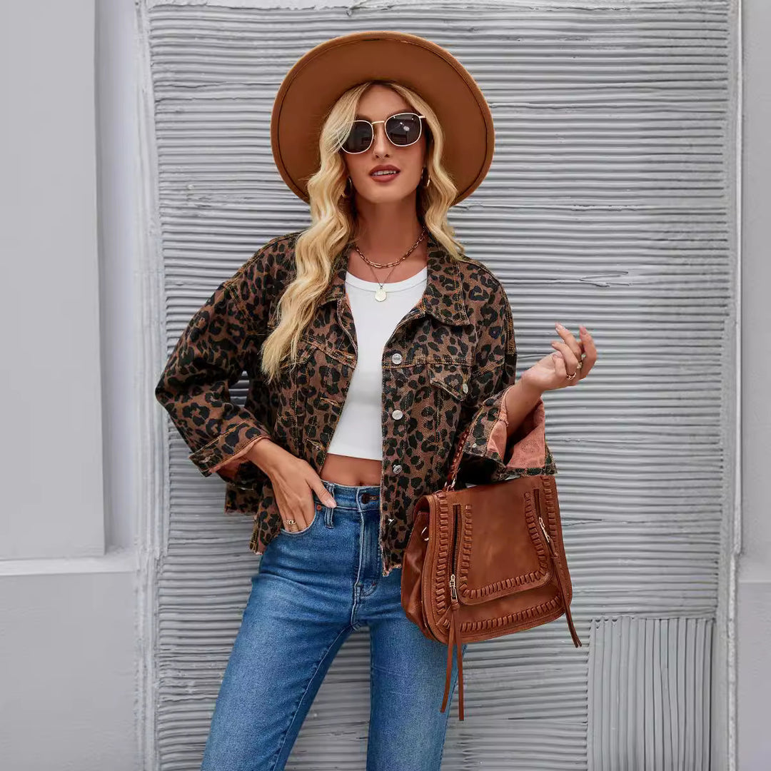 Women's denim jacket with trendy leopard print Chic & Stil