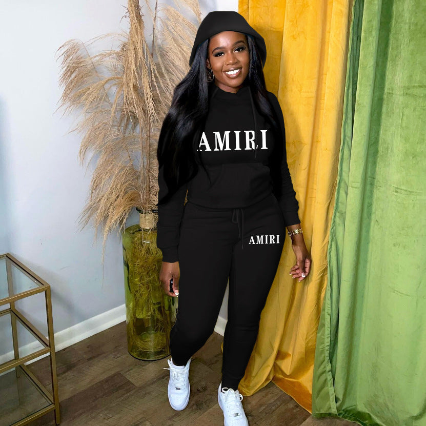 Ladies jogging suit with modern logo Lune London