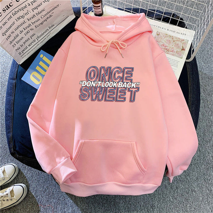 Women's hooded sweatshirt with modern design and comfortable fit Chic & Stil