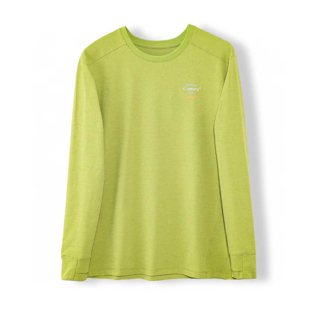 Chemise sportive à manches longues pour femmes avec une structure de tissu innovante Chic & Stil