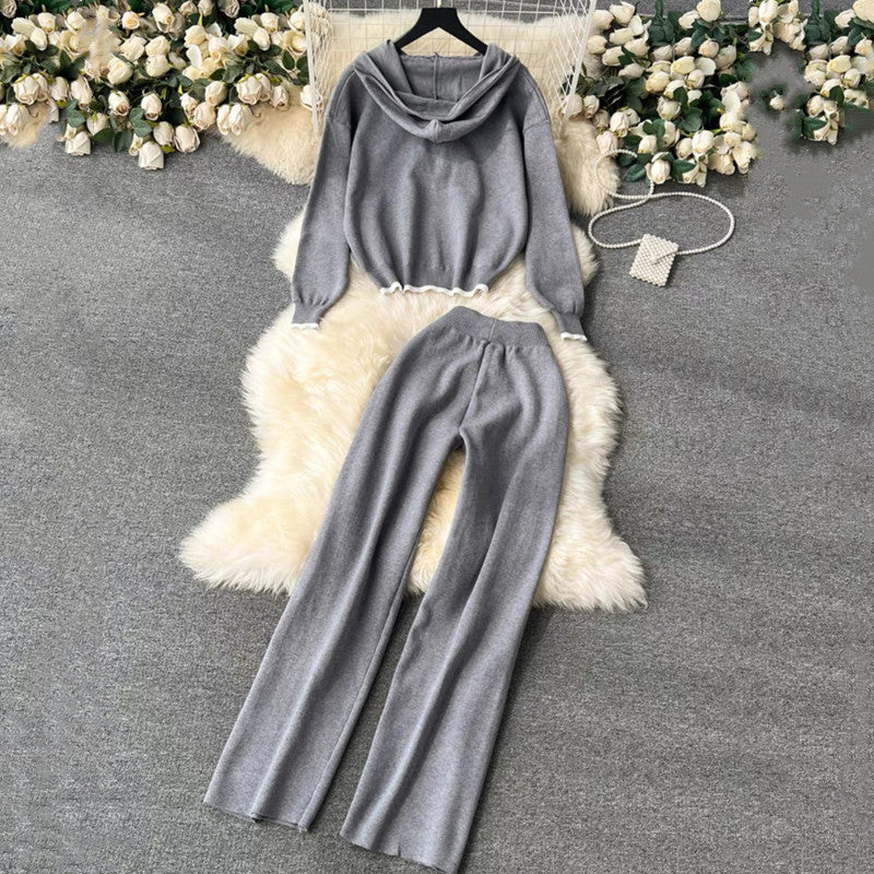 Comfortable Lounge Set for Ladies with Hood and Casual Cut Lune London
