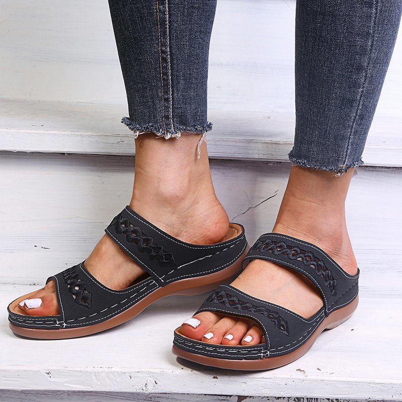 Comfortable and stylish women's clogs with fashionable decorative details Lune London