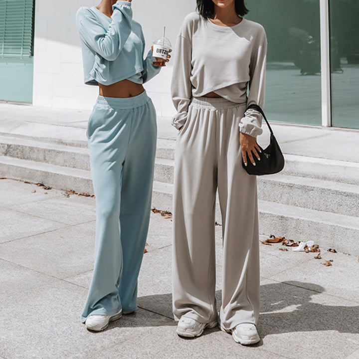 Ladies casual crop-top with wide lounge pants Lune London