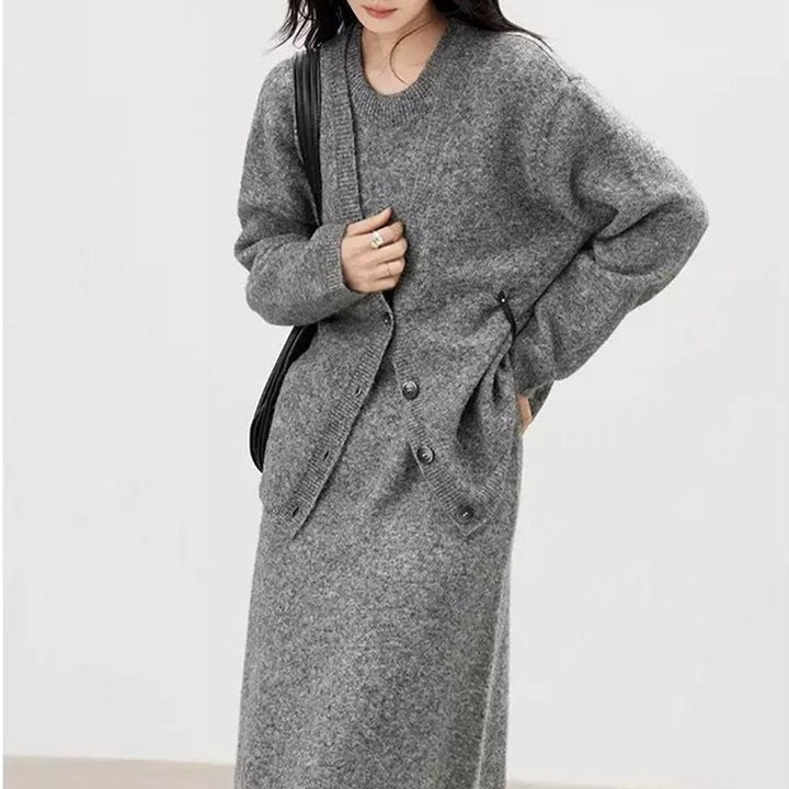 Cardigan pour femme avec décolleté en V profond et matériau doux Chic & Stil