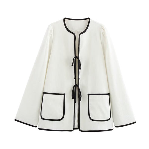 Casual women's jacket in textured material with decorative pockets Lune London
