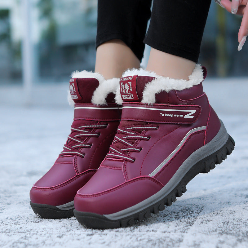 Insulated winter boots for women with a slip-resistant profile sole and warm inner lining Lune London