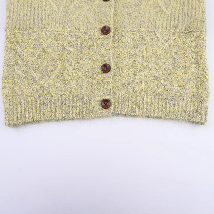 Knitted jacket for women with a chic and soft fabric and decorative buttons Lune London