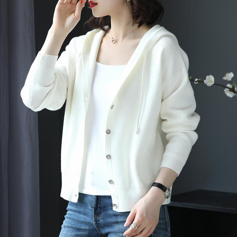 Cardigan décontracté pour femmes avec capuche et fermeture à bouton Chic & Stil