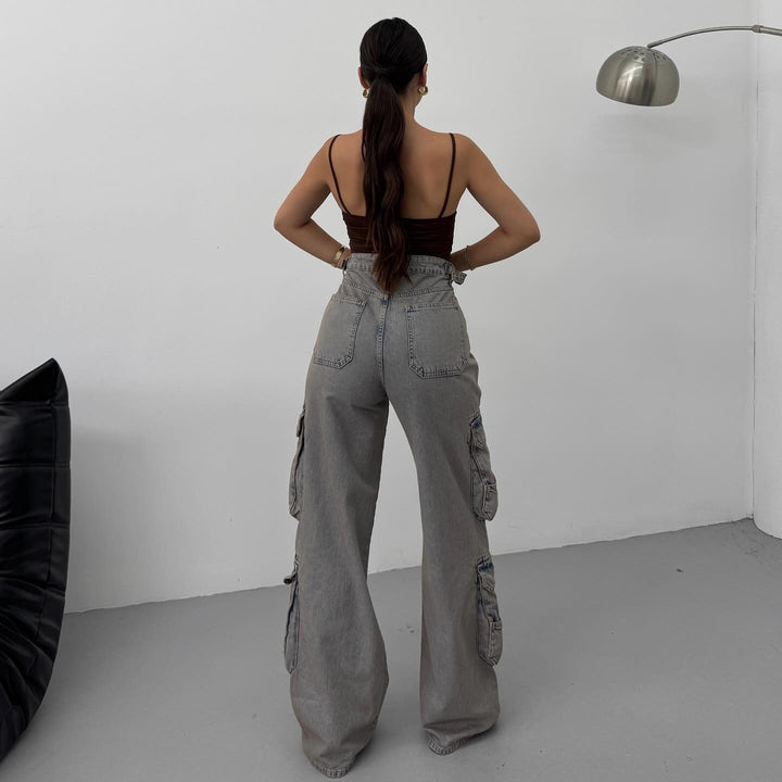 High-waisted cargo jeans for women with practical pockets Lune London