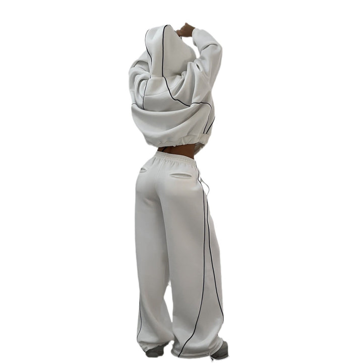 Hooded jacket for women with modern contrasting seams and a kangaroo pocket Lune London