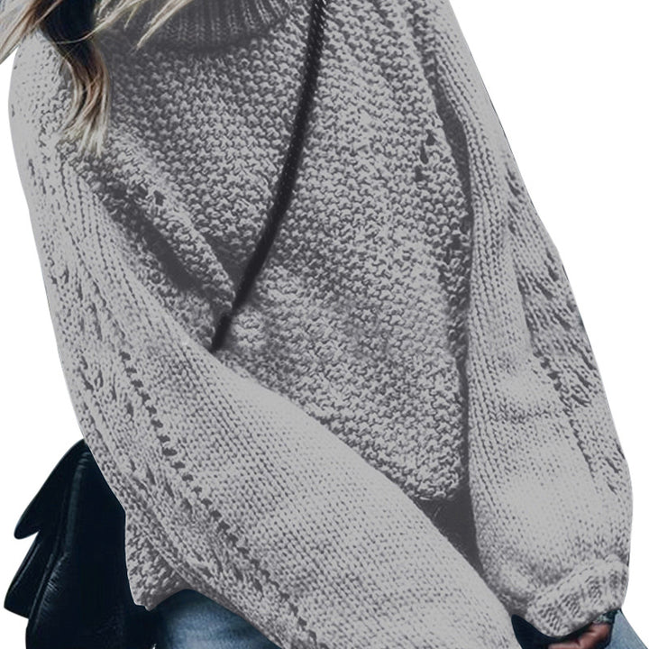 Chunky knit sweater for women with a loose fit and trendy turtleneck Lune London