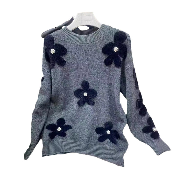 Cozy knitted sweater for women with pearl accents Lune London