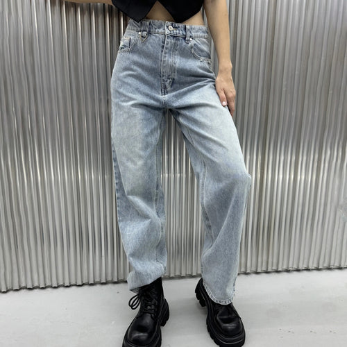 Wide jeans for ladies with distressed details and high waist Lune London