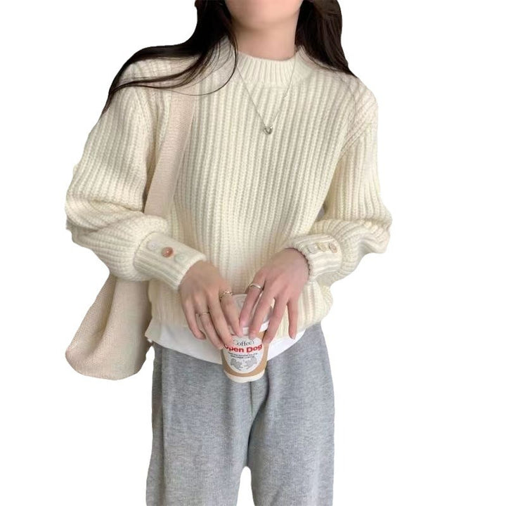Chunky knit sweater for women with crew neck and decorative buttons Lune London