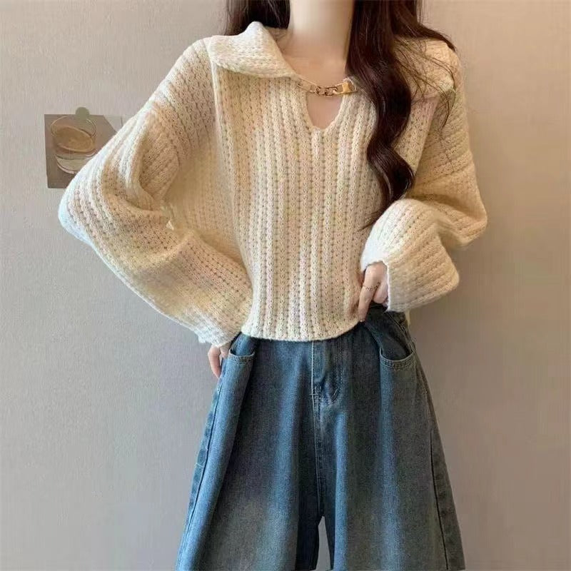 Casual women's sweater with V-neck and ribbed texture Lune London