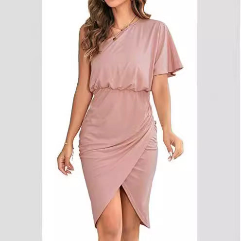 Robe portefeuille femme avec une coupe asymétrique élégante et des détails volants Chic & Stil