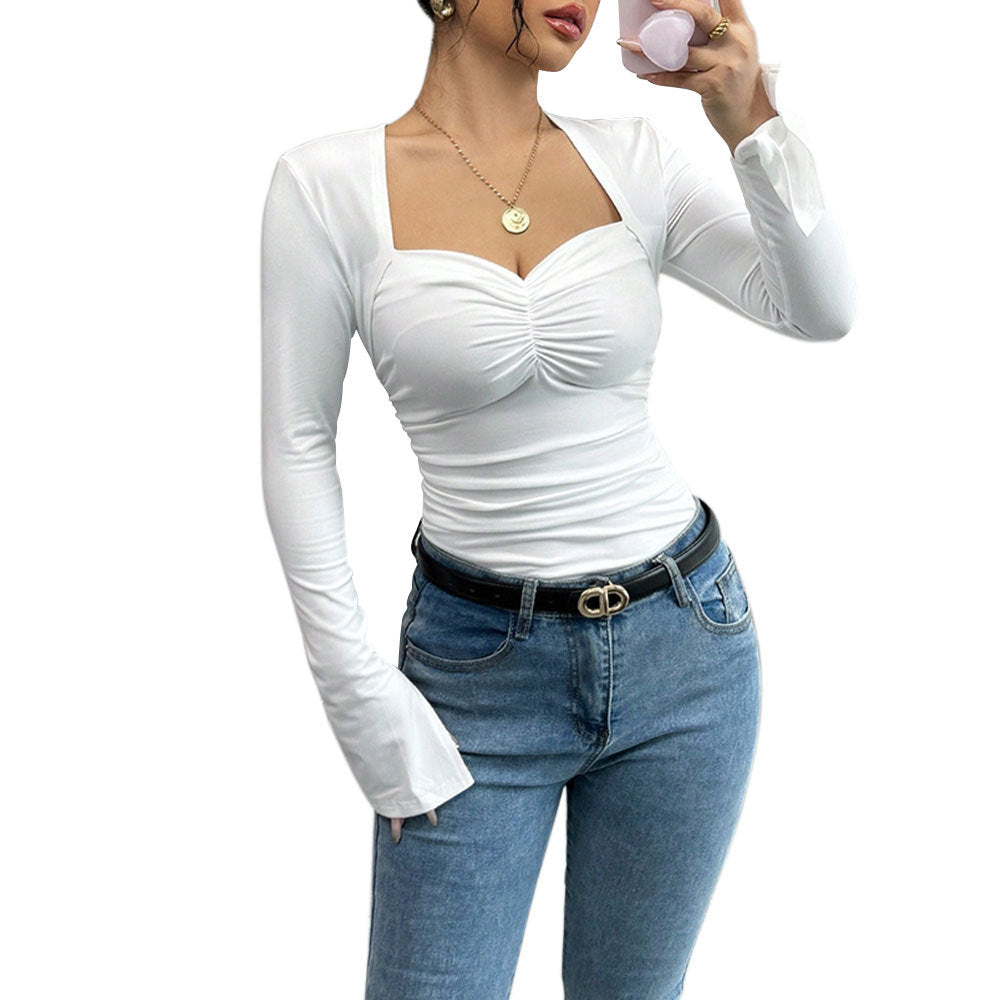 Haut à manches longues pour femmes avec un élégant décolleté carré et des détails de volants sophistiqués Chic & Stil