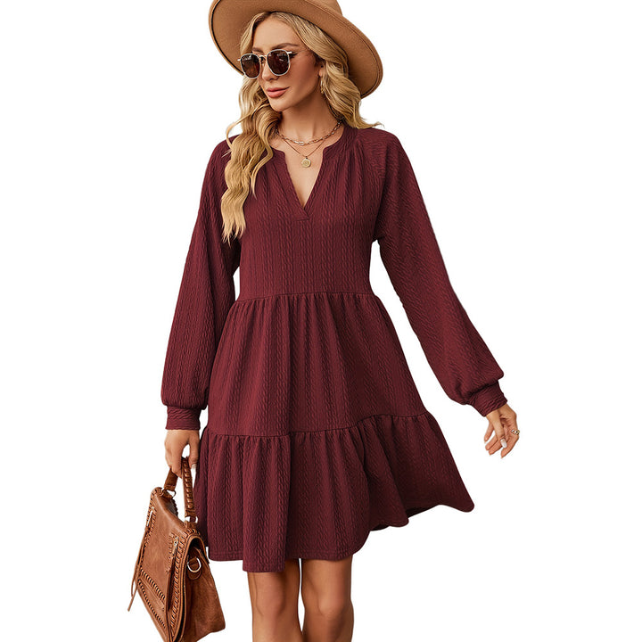 Casual women's dress with V-neck, puff sleeves, and ruffled hem Lune London