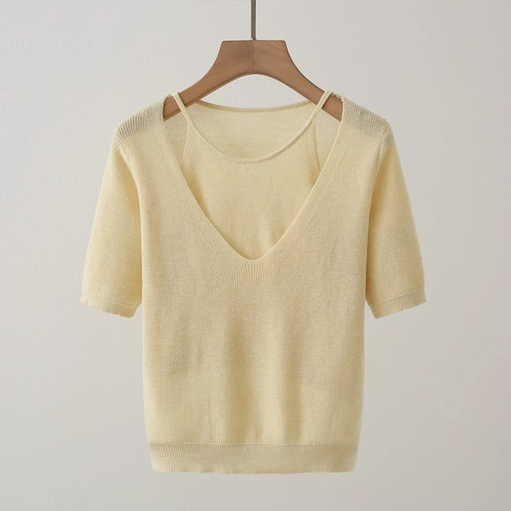 Casual V-neck knitted sweater for women with short sleeves Lune London
