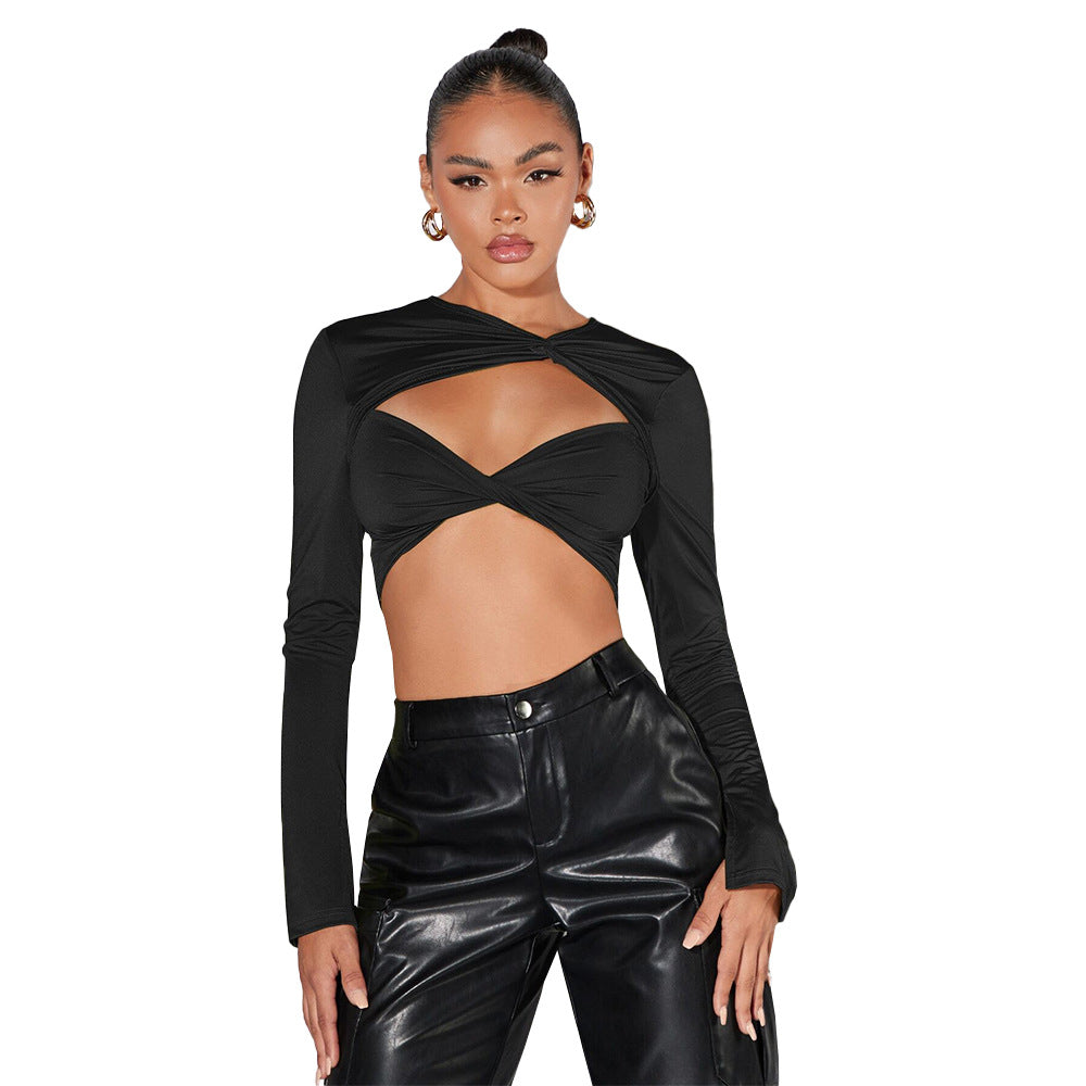 Chic & Stil women's cropped top with sophisticated draped details and long sleeves
