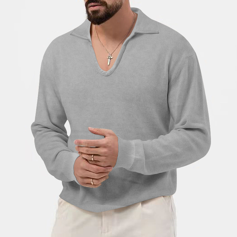Sweater for men with trendy V-neck in breathable knit material Lune London