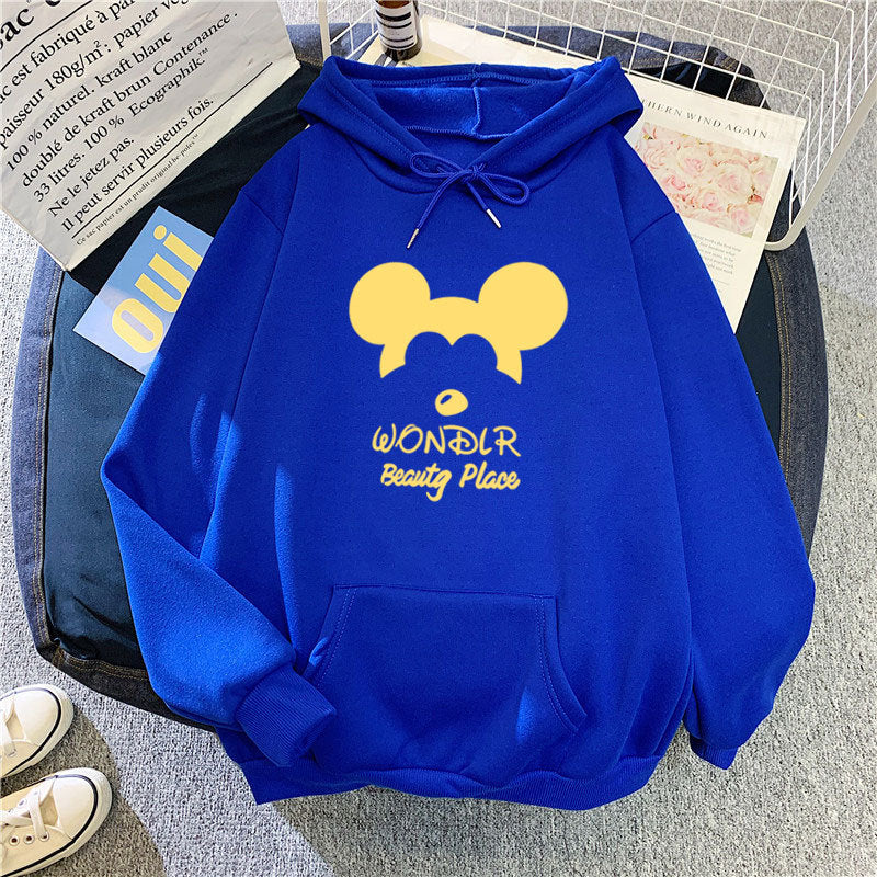 Women's hoodie with playful animal motif Chic & Stil