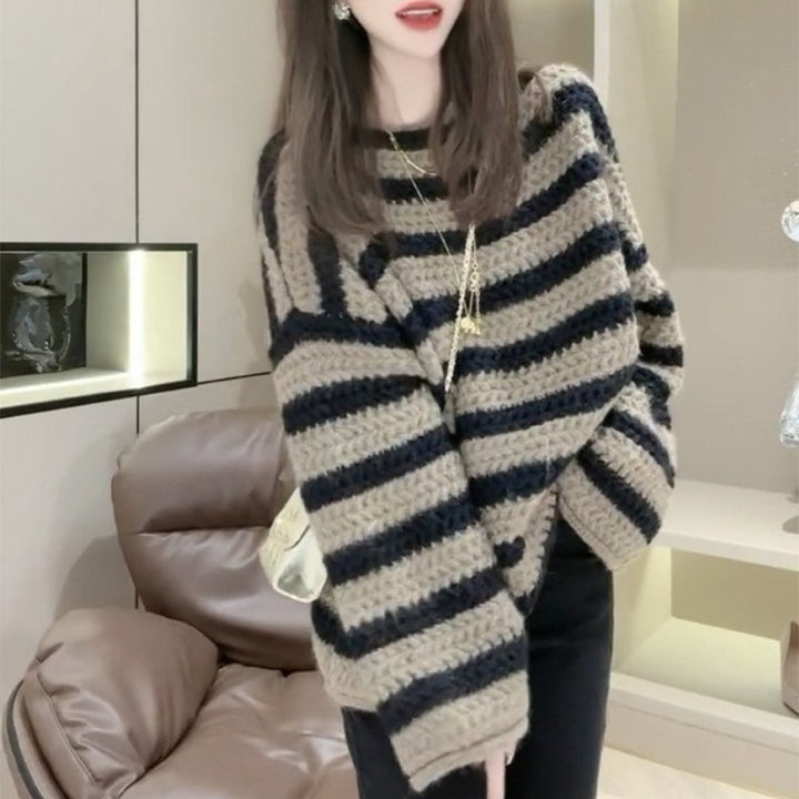 Chunky knit sweater for women with casual striped pattern and voluminous sleeves Lune London