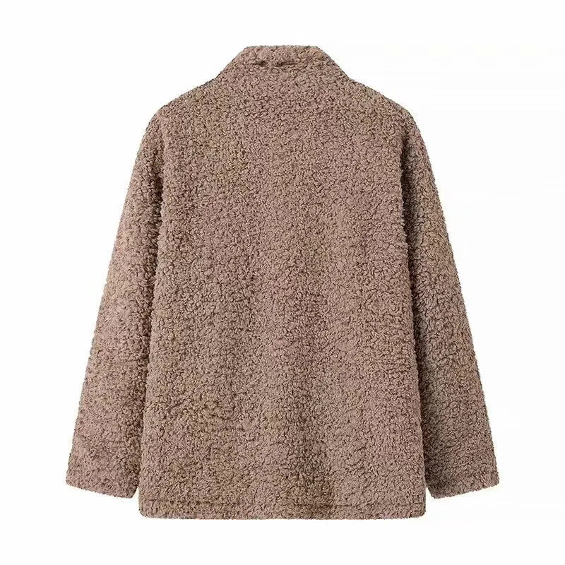 Comfortable fleece jacket for women with high collar and snap button closure Lune London