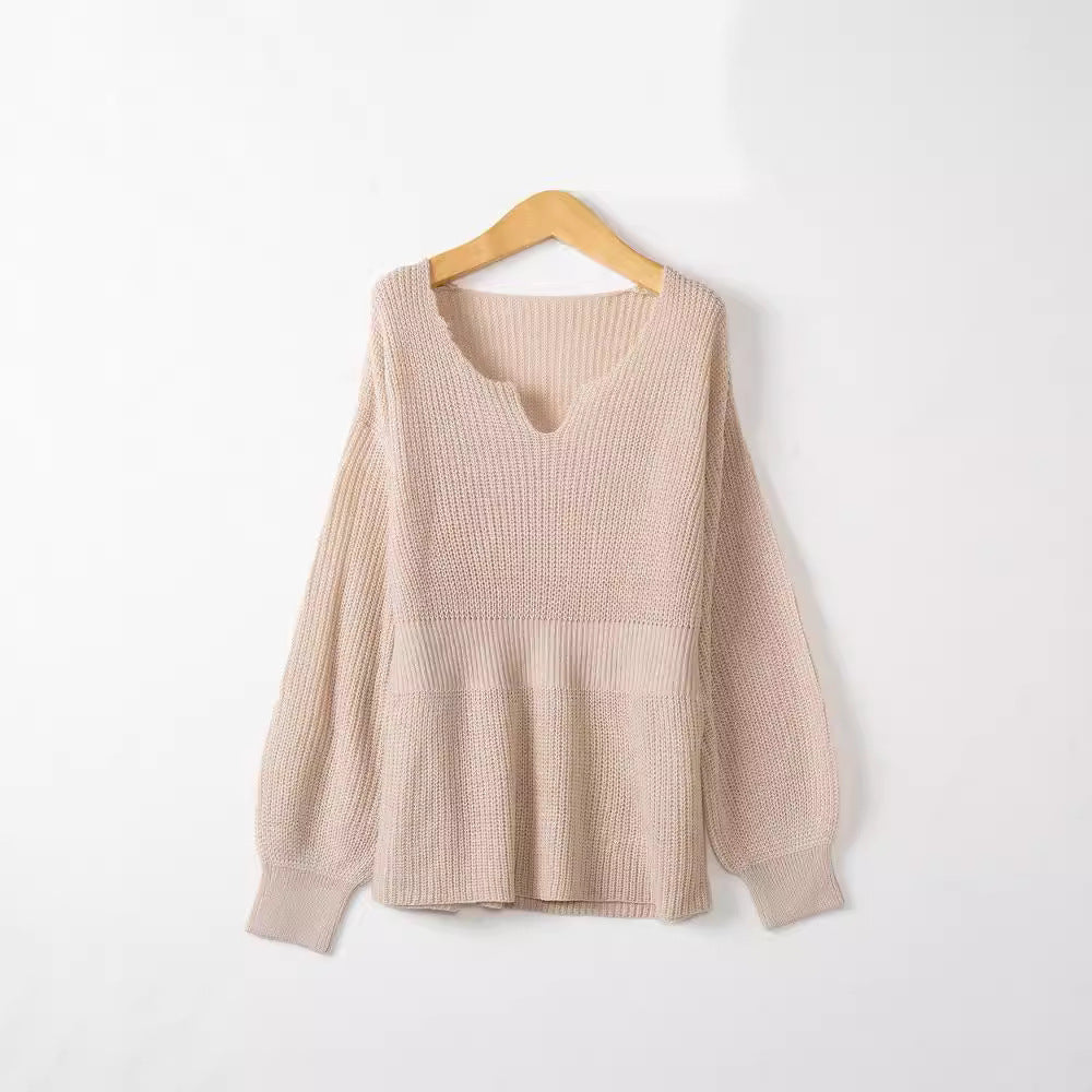 Chunky knit sweater for women with deep V-neck and relaxed fit Lune London