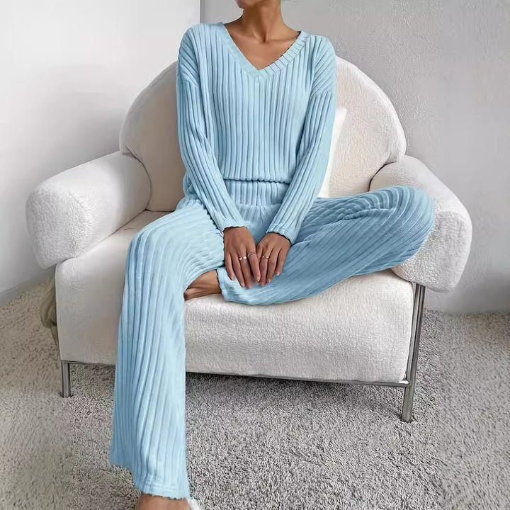 Casual set for women with ribbed texture Lune London