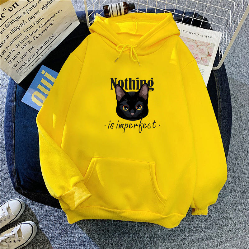 Women's Cozy Hoodie with Artistic Cat Design Chic & Stil