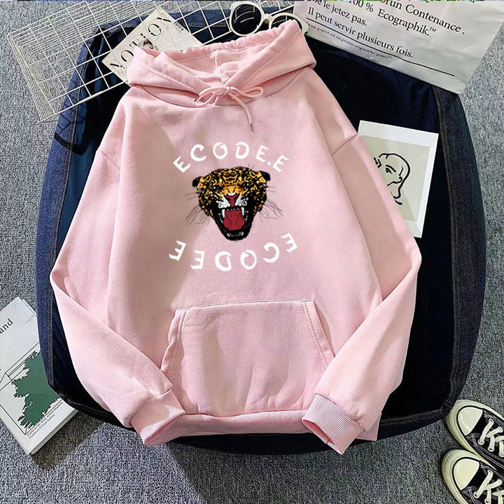 Women's hoodie with tiger-like graphic design Chic & Stil